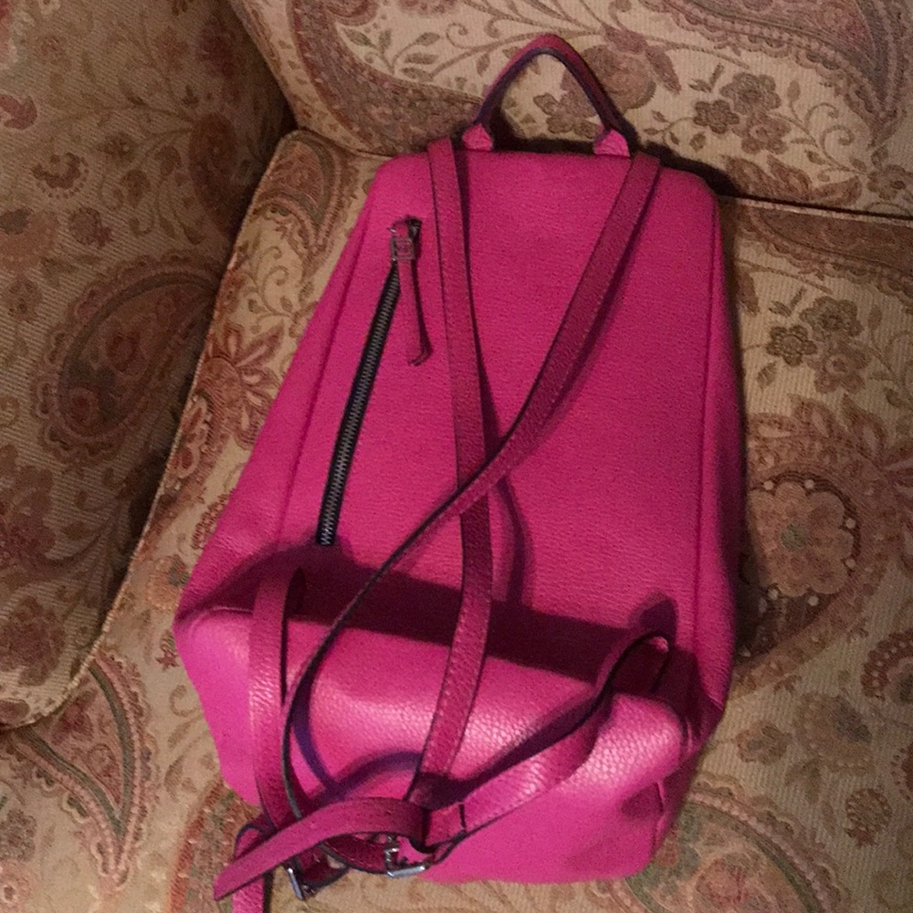 Beautiful Leather Backpack - Picture 4 of 6